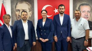 AK Parti İlçe Başkanları Mazbatalarını Aldı