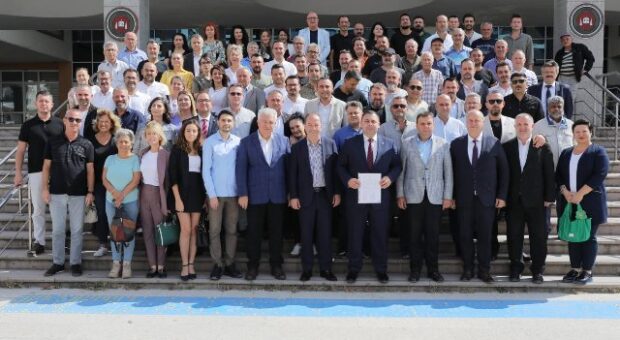 İL BAŞKANI KAHRAMAN MAZBATASINI ALDI