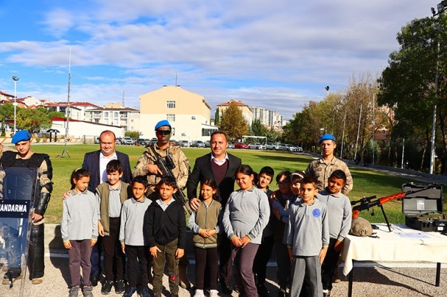 Öğrencilerden Jandarma’ya Ziyaret