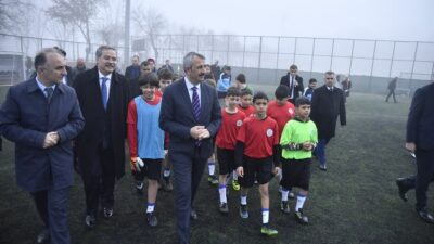 Vali Sezer, “Amacımız her çocuğumuz bir spor branşıyla uğraşsın.”