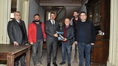 Edirne Valisi Yunus Sezer Trakya Gazeteciler Derneği’ni ziyaret etti. Ziyarette