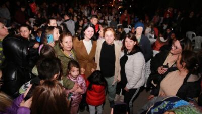 FİLİZ GENCAN AKIN’A SEVGİ SELİ