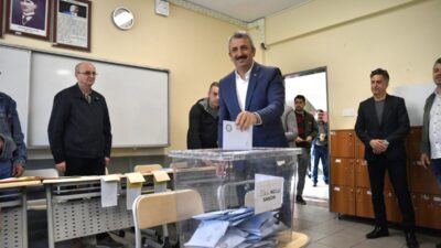 Vali Yunus Sezer, Oyunu Kullandı