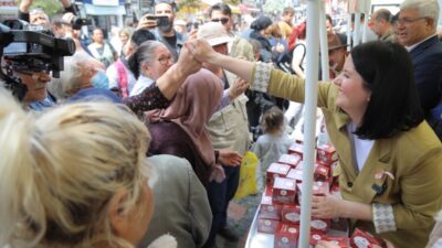 Edirne Belediye Başkanlığı tarafından geleneksel hale getirilen Kandil Simidi ikramına,