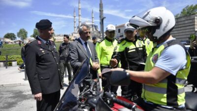 EDİRNE’DE TRAFİK HAFTASI “HAYATLA YARIŞILMAZ” FARKINDALIK KAMPANYASIYLA KUTLANIYOR