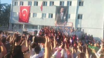 80. Yıl Cumhuriyet Anadolu Lisesi’nde mezuniyet heyecanı