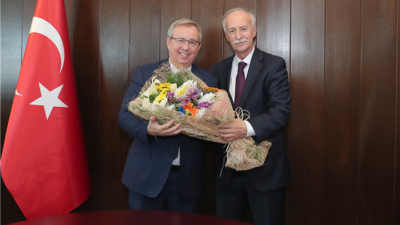 TRAKYA ÜNİVERSİTESİ REKTÖRÜ PROF. DR. MUSTAFA HATİPLER GÖREVE BAŞLADI