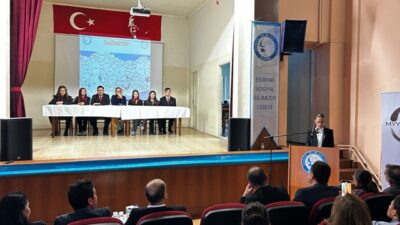 SOSYAL BİLİMLER LİSESİ’NDEN MODEL YEREL YÖNETİMLER KONFERANSI