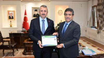 EFSANE MÜDÜR VEDA ETTİ