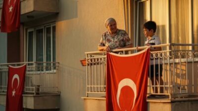 Edirne’de 23 Nisan Coşkusu Balkonlara Taşınıyor