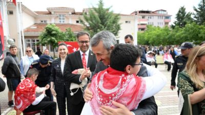EDİRNE VALİSİ SEZER, ÖZEL ÖĞRENCİLERİN ASKER UĞURLAMA TÖRENİNE KATILDI”Vatan için Yürekleri Çarpan Evlatlarımız”