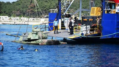 Saros Körfezi’nde Dalış Turizmine Yeni Soluk:Su Altı Tarih Müzesi’ne Muharebe Tankı Batırıldı