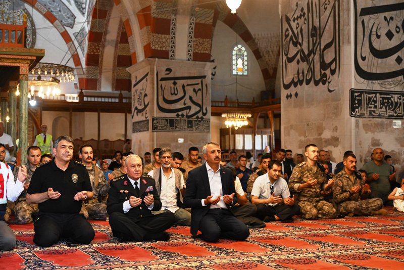 Edirne Valisi Yunus Sezer,
