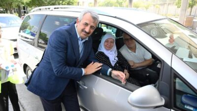 Yıllık izinlerini Türkiye’de geçiren gurbetçilerin, yaşadıkları ülkelere dönüş yolculuğu Kapıkule