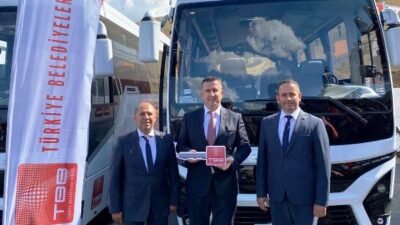 Lalapaşa’ya Yeni Midibüs Törenle Teslim