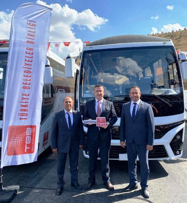 Lalapaşa’ya Yeni Midibüs Törenle