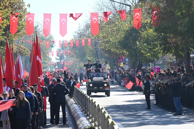 Cumhuriyet’in 102 Yıllık Gururu Edirne Semalarında Yankılandı Edirne, 29 Ekim Cumhuriyet