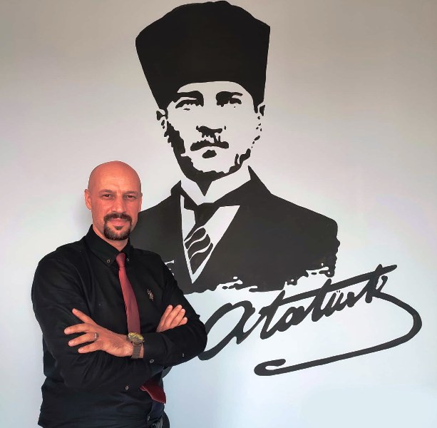 CUMHURİYET, EDİRNE’NİN KALBİNDE YAŞAYAN EN BÜYÜK DEĞERİMİZDİR! 🇹🇷Orhan Özger: “Cumhuriyet, bir milletin kaderini yeniden yazma iradesidir.” Cumhuriyetimizin 102. yılı tüm