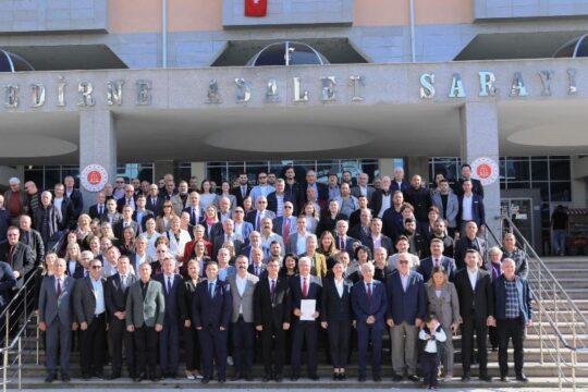 CHP İL BAŞKANI BALKANLI MAZBATAYI ALDI: “YOLUMUZ UZUN, TAM YOL İLERİ!” BALKANLI: “YOLUMUZ UZUN, TAM YOL