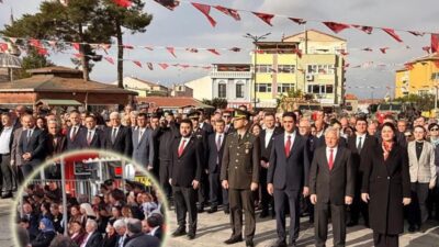 “Milli bayramlarımız kimsenin siyasi şov alanı değildir.”