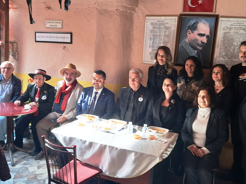 ADD Edirne Şubesi’nden 10 Kasım Anma Programı: “Gözlerinde Yanan O Işık Yolumuzu Aydınlatmaya Devam Ediyor”