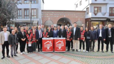 CHP’DEN ANLAMLI ETKİNLİK: GENÇLİĞE HİTABE EDİRNE’DE ELLERDE, DİLLERDE