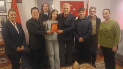 EDİRNE SOSYAL BİLİMLER LİSESİ’NDEN ŞEHİT POLİS NEFİSE ÇETİN ÖZSOY’UN AİLESİNE ANLAMLI ZİYARET…