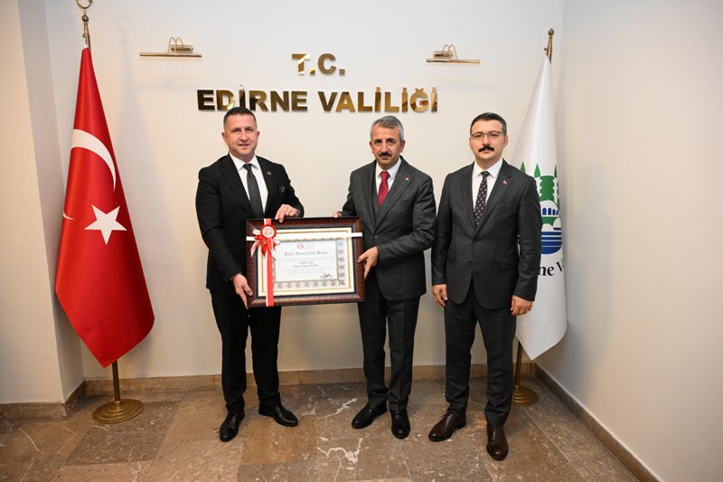 Edirne Valisi Yunus Sezer’e Fahri Hemşehrilik Beratı Takdim Edildi