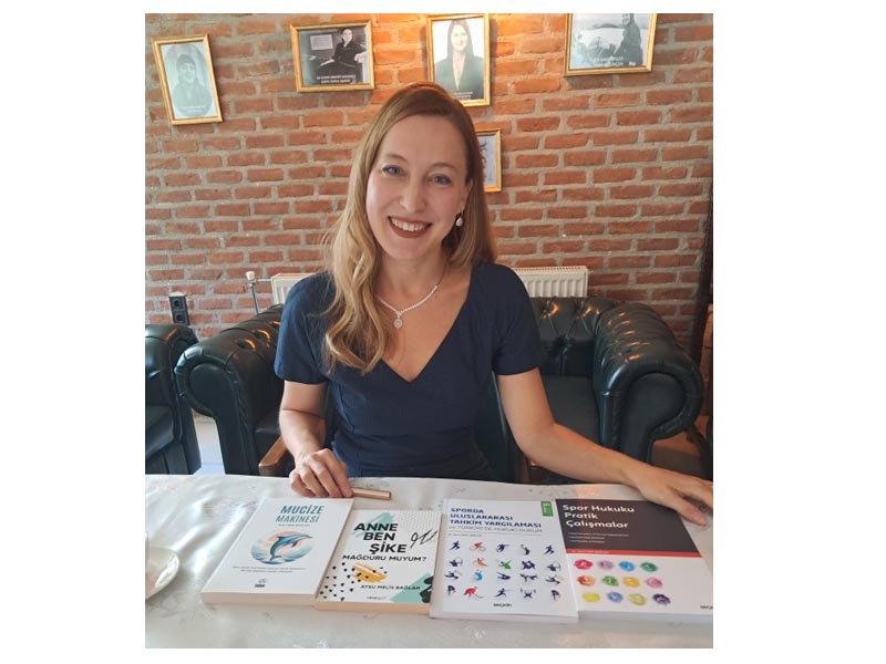 Yazar Av. Aysu Melis Bağlan “Mucize Makinesi” Kitabını Edirne’de Okurları İçin İmzaladı..