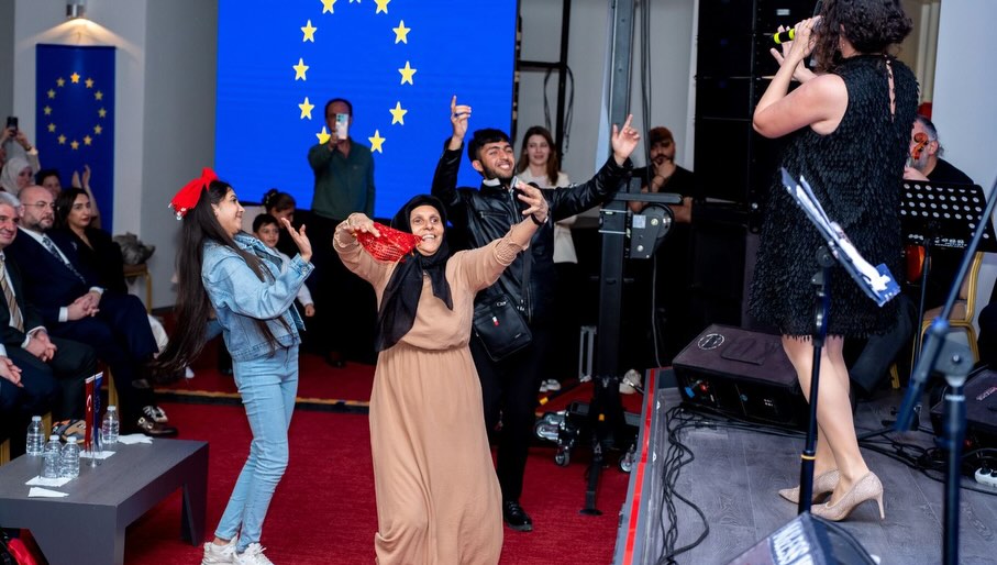 Edirne’de 8 Nisan Dünya Romanlar Günü, anlamlı ve renkli bir