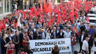 Cumhuriyet Halk Partisi’nin çağrısıyla düzenlenen “Demokrasi Yürüyüşü”, Edirne’de geniş katılım
