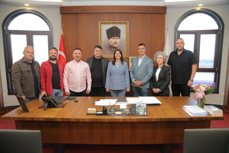 Edirne Gazeteciler Derneği’nin yeni yönetimi, Edirne Belediye Başkanı Filiz Gencan’ı