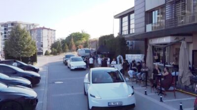 Türkiye’nin ilk Tesla Supercharger istasyonuna ev sahipliği yapan Hilly Hotel,