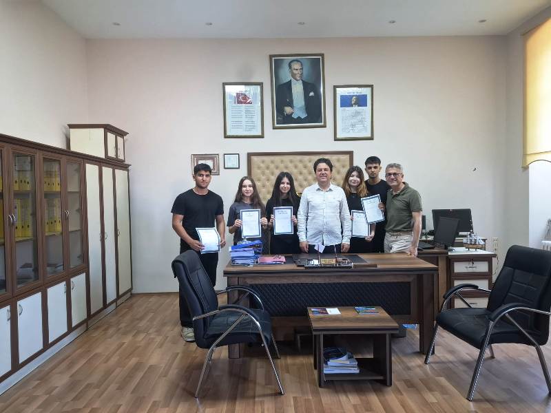 Edirne Sosyal Bilimler Lisesi öğrencileri, girişimcilik alanında elde ettikleri önemli