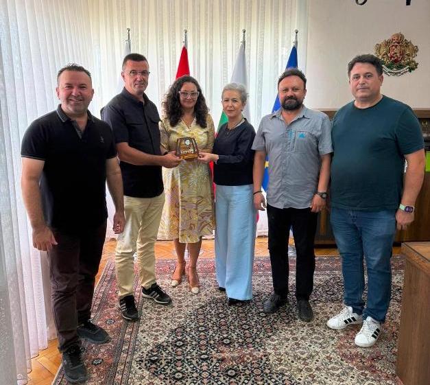Edirne Gazeteciler Derneği Yönetim Kurulu, Bulgaristan Cumhuriyeti Edirne Başkonsolosu Radoslava