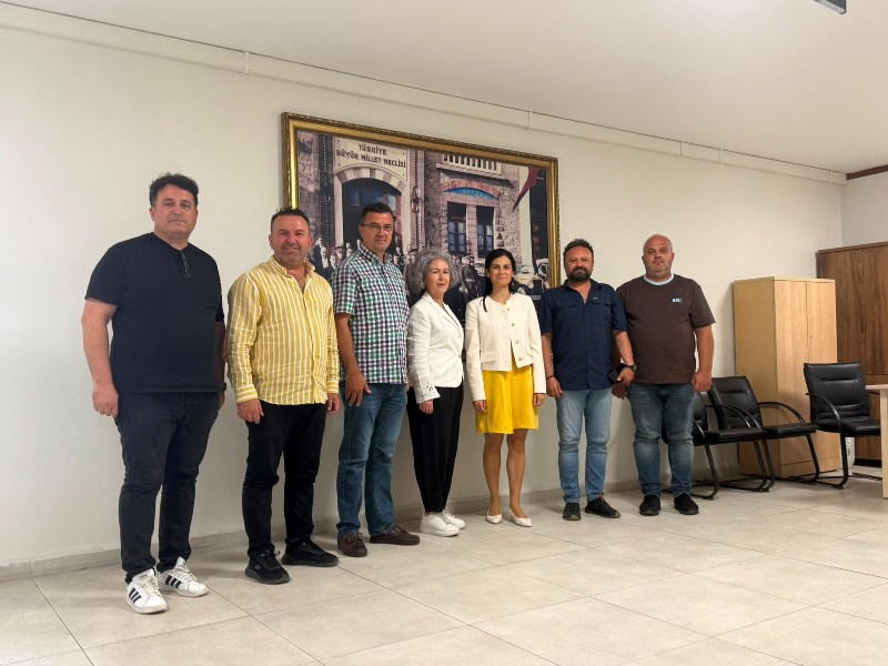 Edirne Gazeteciler Derneği (EGD) Başkanı Gökhan Tuzladan, beraberinde Başkan Yardımcıları