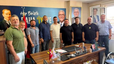 Edirne Gazeteciler Derneği (EGD) Başkanı Gökhan Tuzladan, beraberinde Başkan yardımcıları