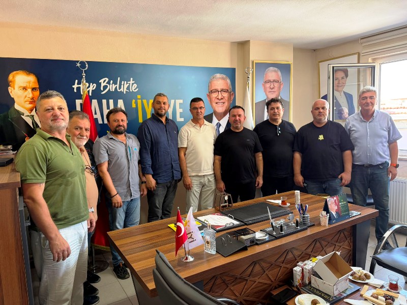 Edirne Gazeteciler Derneği (EGD) Başkanı Gökhan Tuzladan, beraberinde Başkan yardımcıları