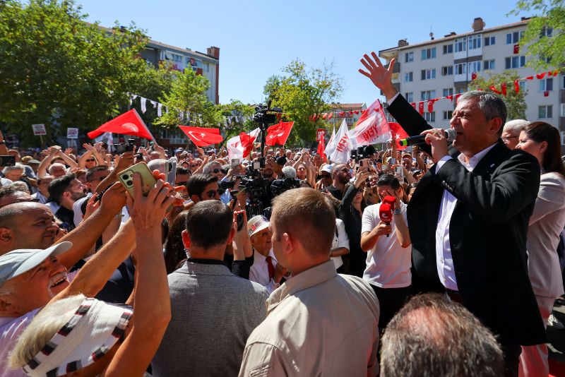 “İKİ EMEKLİNİN EVLADI OLARAK SÖYLÜYORUM; SÖZ OLSUN Kİ AK PARTİ’NİN